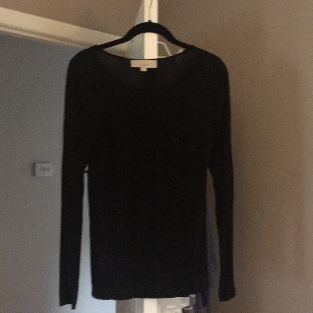 Black top with side detail
